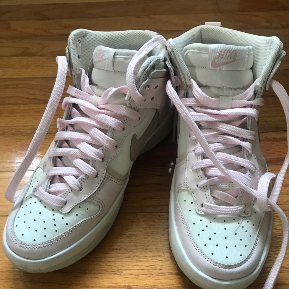 Nike high top women's pink